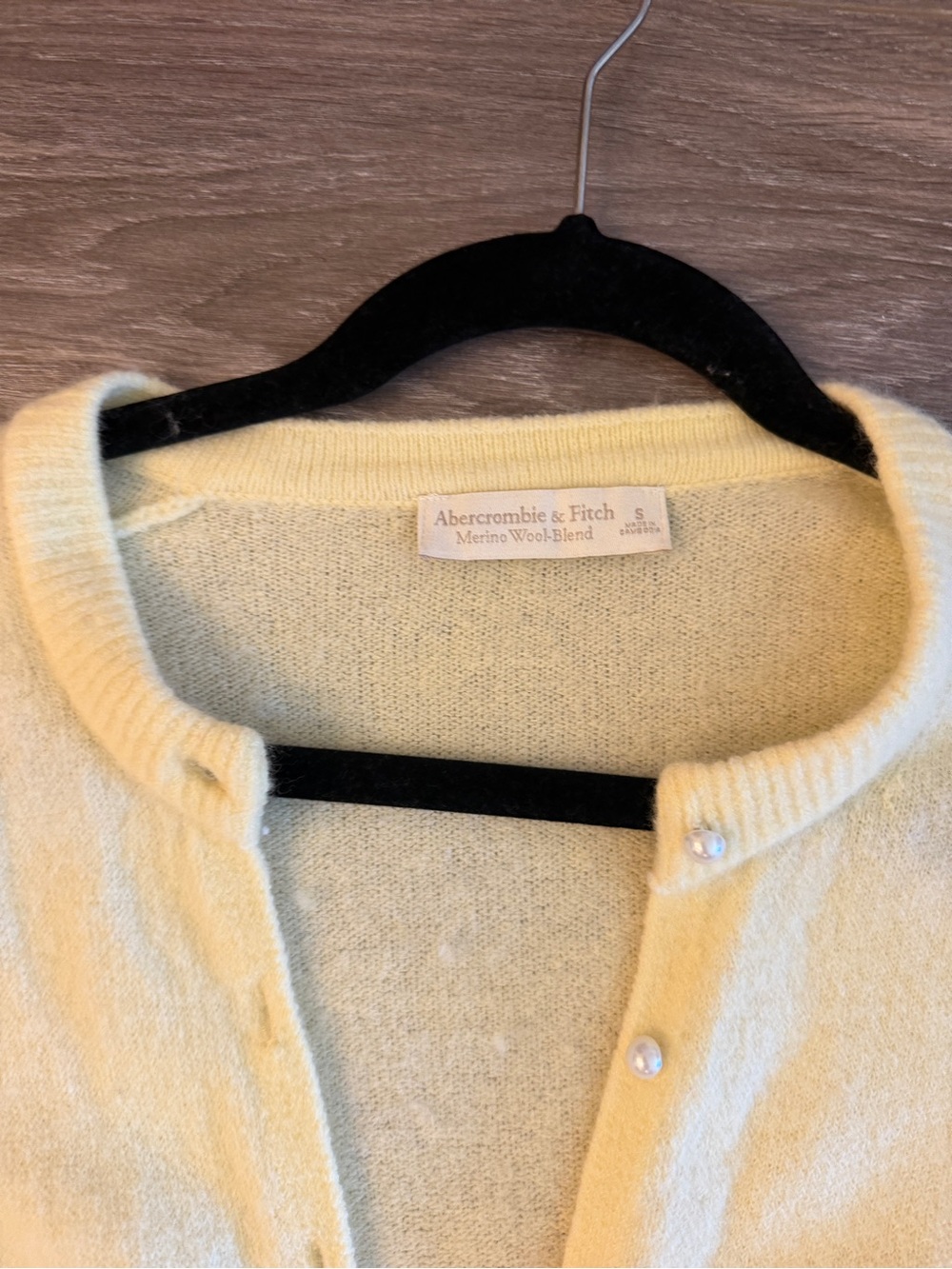 Abercrombie & Fitch Butter Yellow Women's Crewneck Button Cardigan Sweater - Picture 2 of 4
